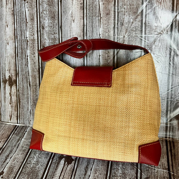 Liz Claiborne Straw & red medium shoulder purse - Picture 2 of 6